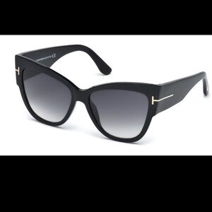 Tom Ford Black Anoushka Sunglasses with Case Beautiful Condition